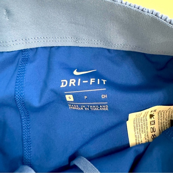 Nike Women’s Dri-Fit Shorts Size Small Blue in Color New with Tags - Picture 7 of 7